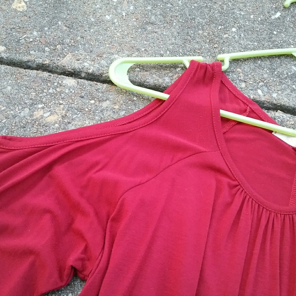 Flowy Red Top - Picture 2 of 2